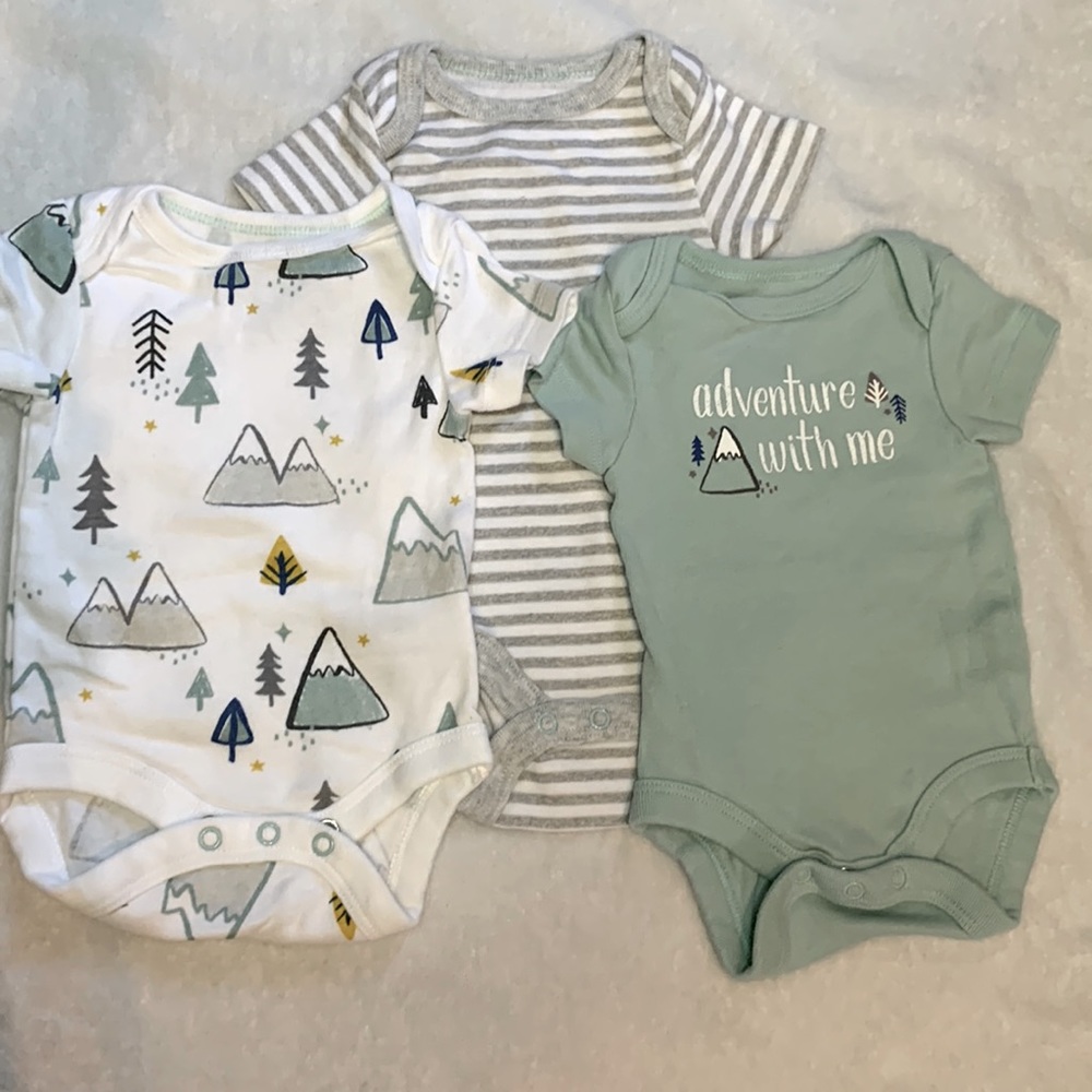 Newborn cloud island onesies (3 pack)